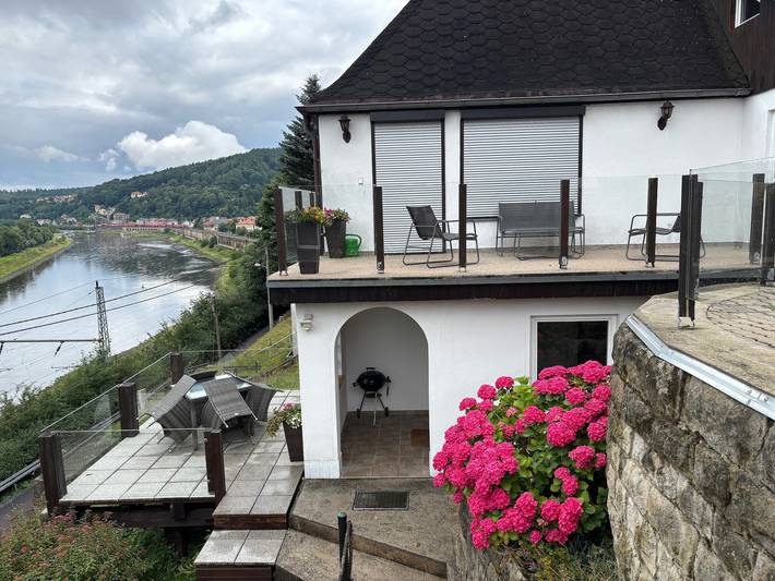 Ferienhaus für 3 Personen, mit Terrasse und Ausblick in Königstein