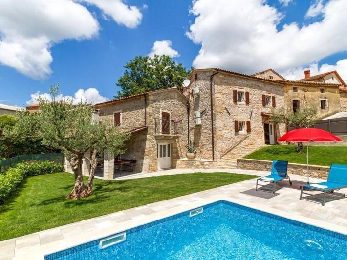 Ferienhaus für 5 Personen, mit Pool und Garten