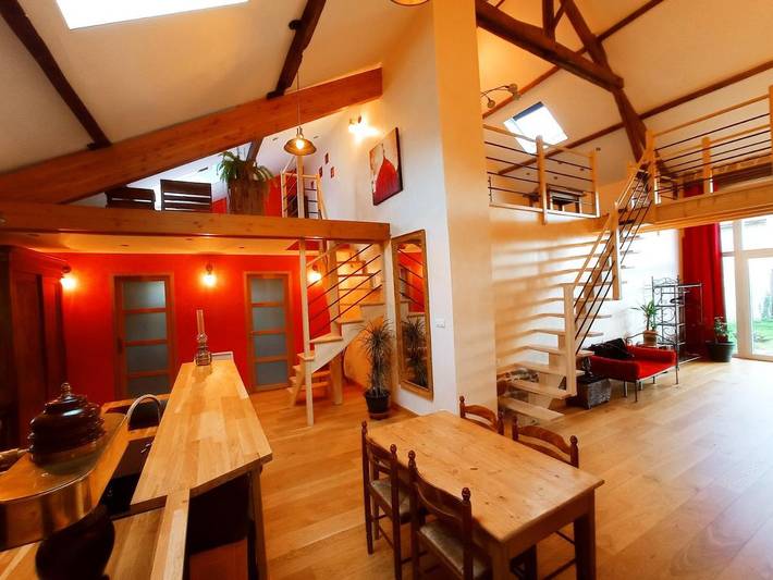 Gîte pour 6 personnes, avec jardin dans Saint-Angel