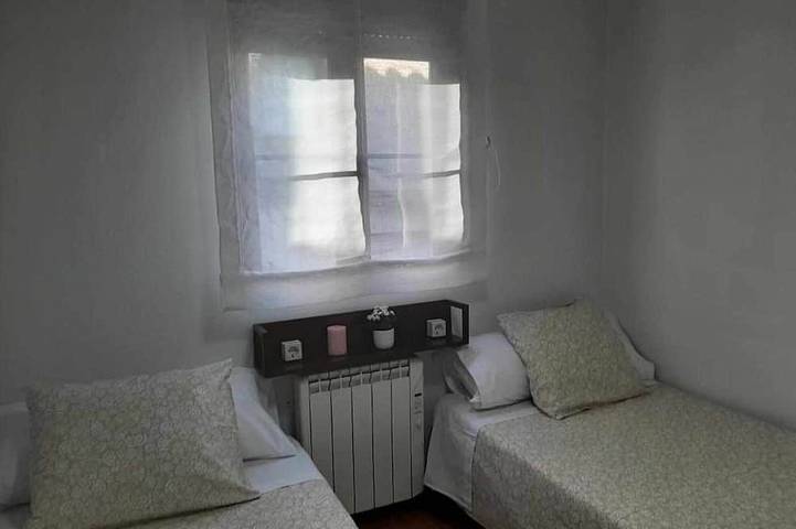House with patio and fireplace in Piedralaves in Piedralaves, Ávila und Umgebung