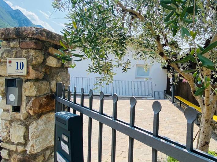 Ferienhaus für 6 Personen, mit Garten und Ausblick sowie Terrasse und Seeblick, kinderfreundlich in Malcesine - 4