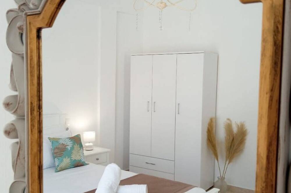 Sonia`s luxury apartment with jacuzzi in Kamilari, Iraklio-Heraklion und Umgebung