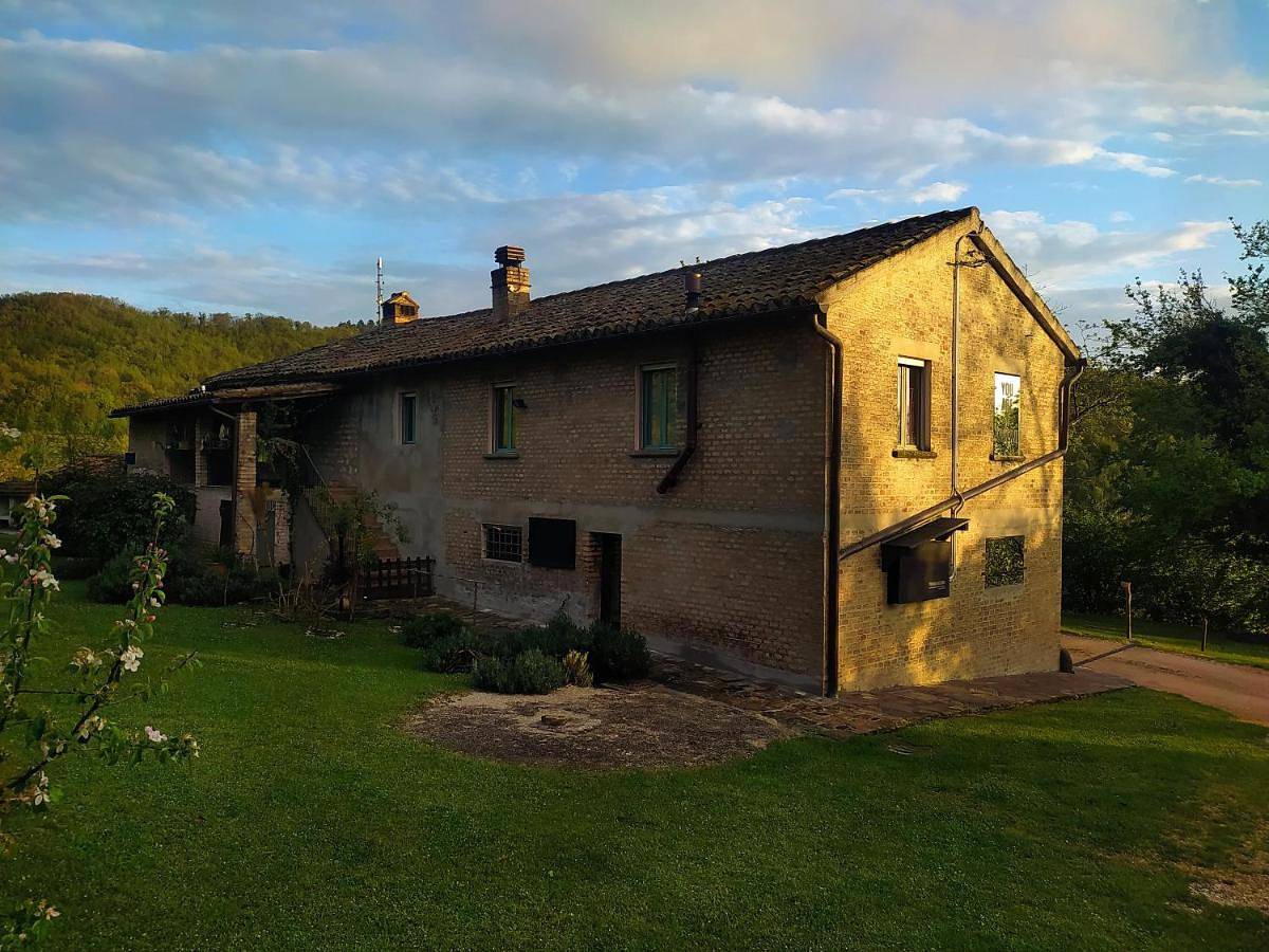 Double Room with Shared Bathroom in Pergola, Valle del Metauro