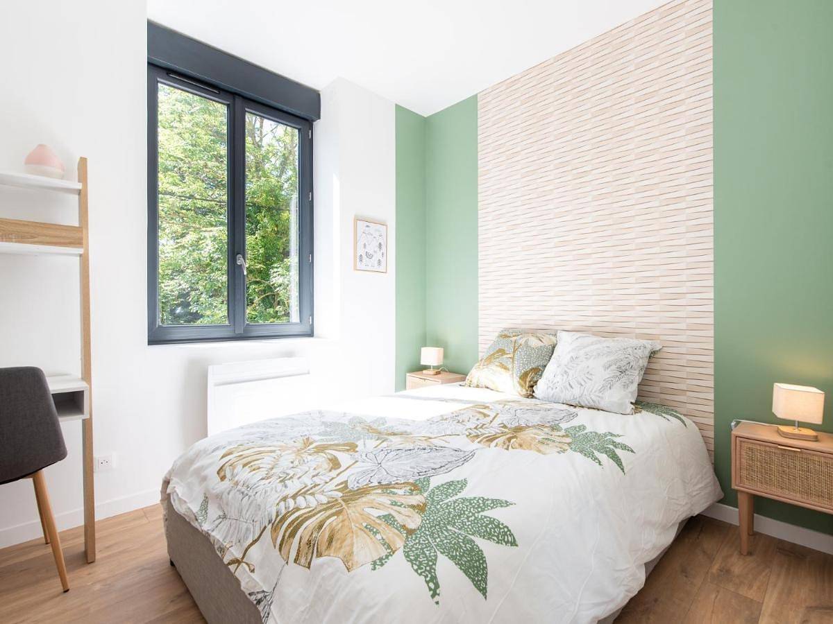 Appartement entier, One-Bedroom Apartment in Bourgoin-Jallieu, Région de La Tour-du-Pin