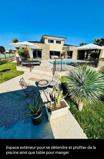 Cottage pour 2 personnes, avec piscine ainsi que vue et jardin à Saint-Victoret