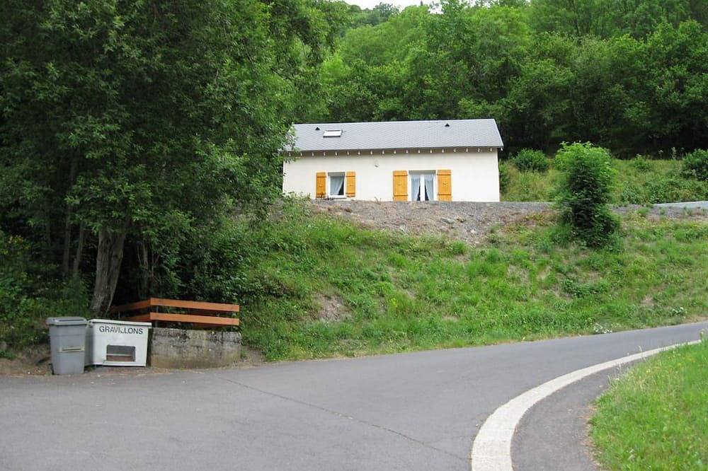 -- chalet jennifer -- in Laveissière, Parc naturel régional des Volcans d'Auvergne