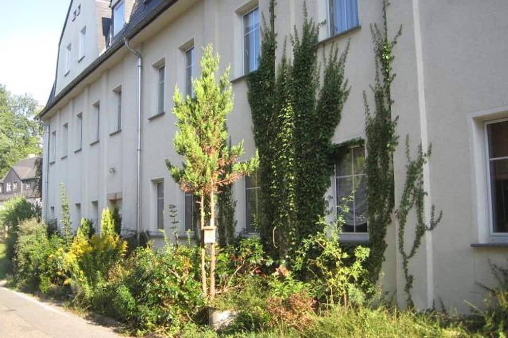 Entire apartment, Vacation home Mikesh - Holiday apartment Maus in Chemnitz, Chemnitz (region)