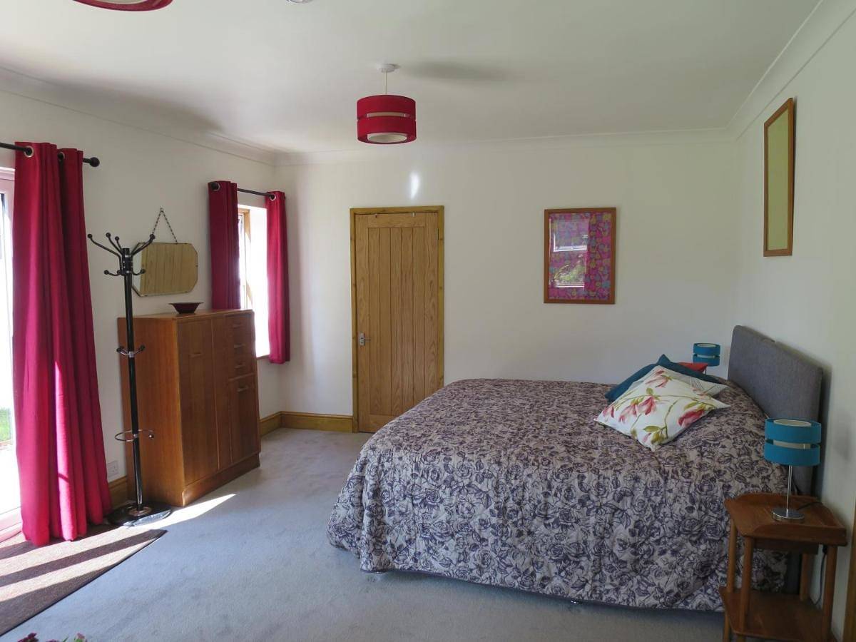 Family Room with Private Bathroom in Somerset