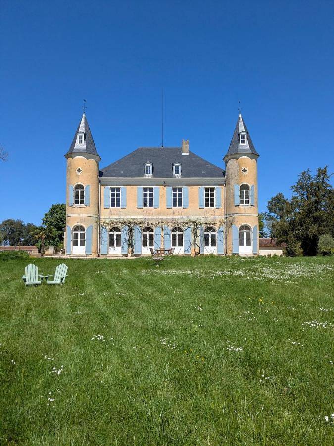 Chateau de Pomiro chambres d'hôtes et gîte in Montréal (Gers), Gers