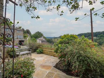 Holiday Rental for 8 People in Holmfirth, West Yorkshire, Photo 2