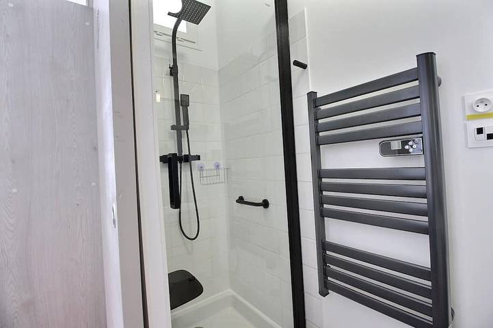 Gîte pour 2 personnes, avec jardin et terrasse, animaux acceptés à Saint-Honoré-les-Bains - 4