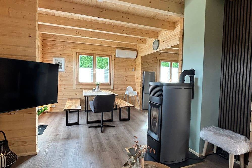 Modernes Blockhaus mit Sauna Flair und Naturblick in Lisberg, Steigerwald