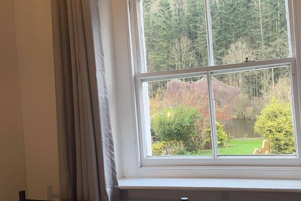 Dunmallet Cottage - Hot Tub, River, Centre of Pooley Bridge in Pooley Bridge, Lake District