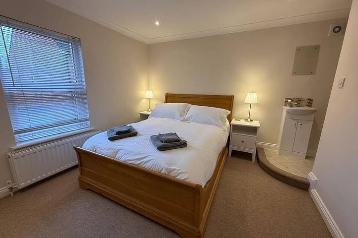 Entire apartment, Newly refurbished 3bed apartment in the heart of Salisbury(more photos soon) in Salisbury, Wiltshire