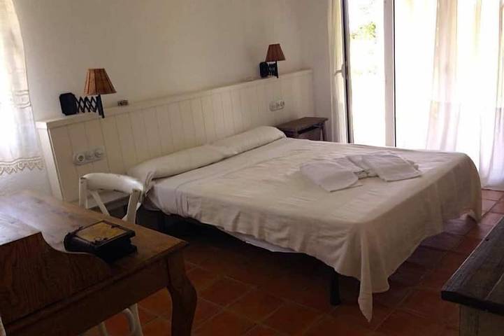Schöne große Villa, Meerblick, Pool, 10 Personen, 5 Minuten zu Fuß am Strand, während in der Nähe in Arenal d'en Castell, Es Mercadal