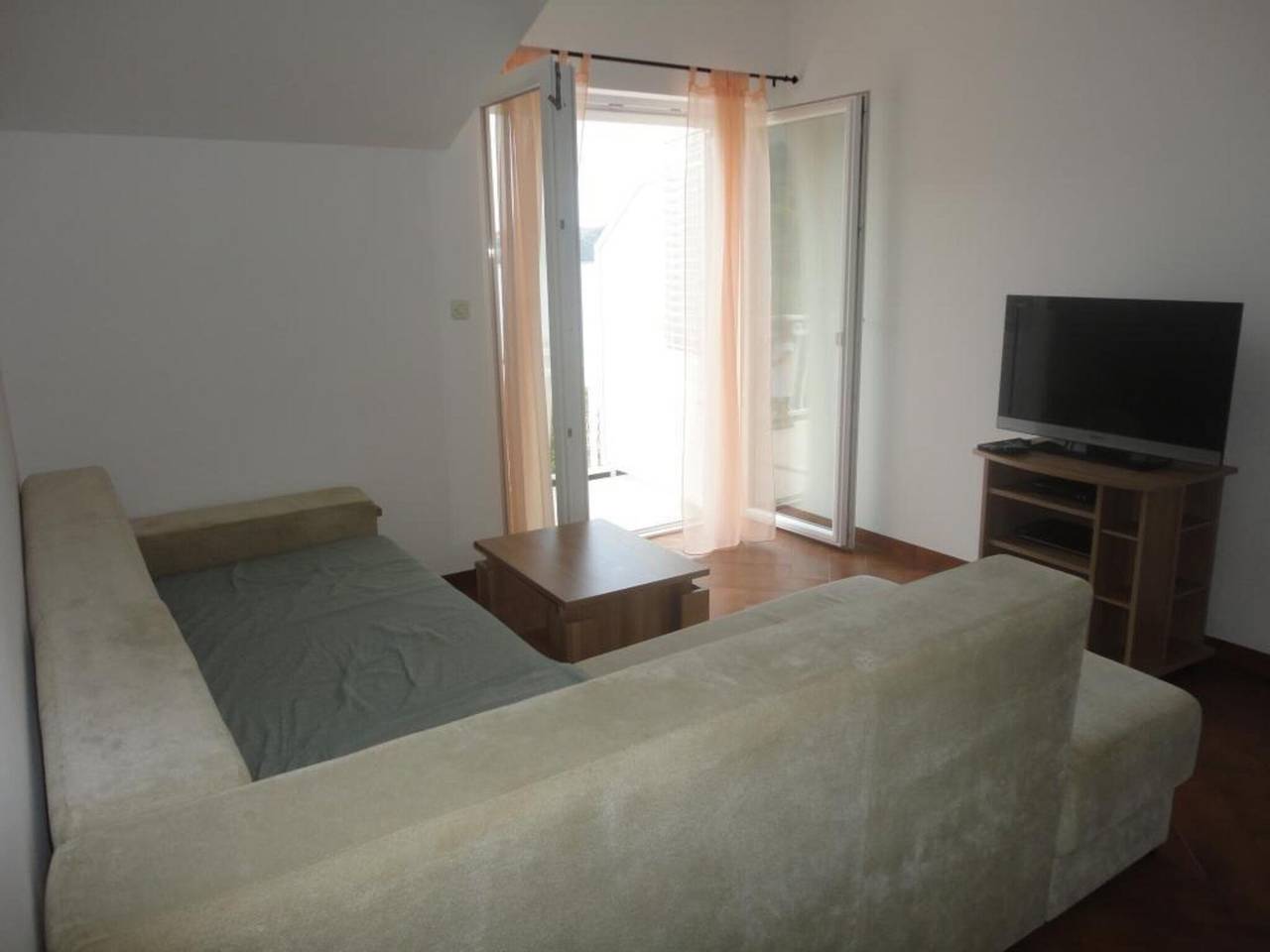 Apartamento entero, Apartments Marija Slano- Two-Bedroom Apartment with Balcony and Sea View - 1 (A) in Slano, Condado de Dubrovnik-Neretva