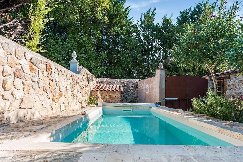Holiday Home in Lorgues with Pool and Terrace in Lorgues, Draguignan region