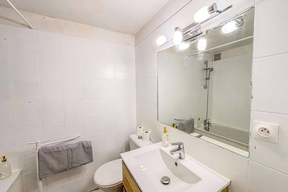 Apartamento entero, Nice T2 with wifi and Netflix near the golf course in Bellême, Parc naturel régional du Perche