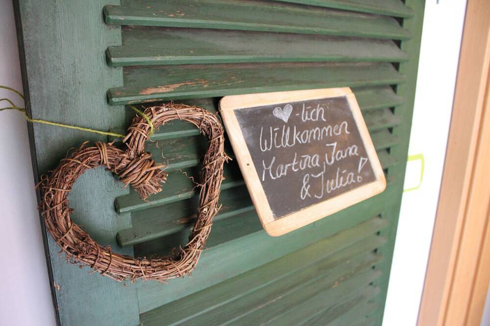 Ganze Wohnung, Apartment Schellenberg 20 exklusiv ausgestattet m. extra Sz, Balkon u. Terrasse in Bergen (Chiemgau), Chiemsee