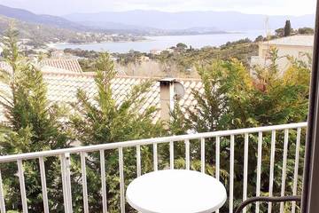 Gîte pour 2 personnes, avec balcon et jardin à Coggia