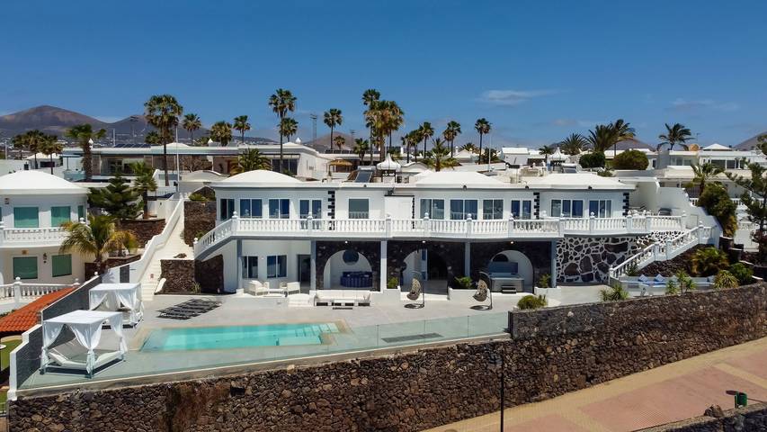 Casa de vacaciones para 12 personas, con piscina y vistas al mar en Agua Marina