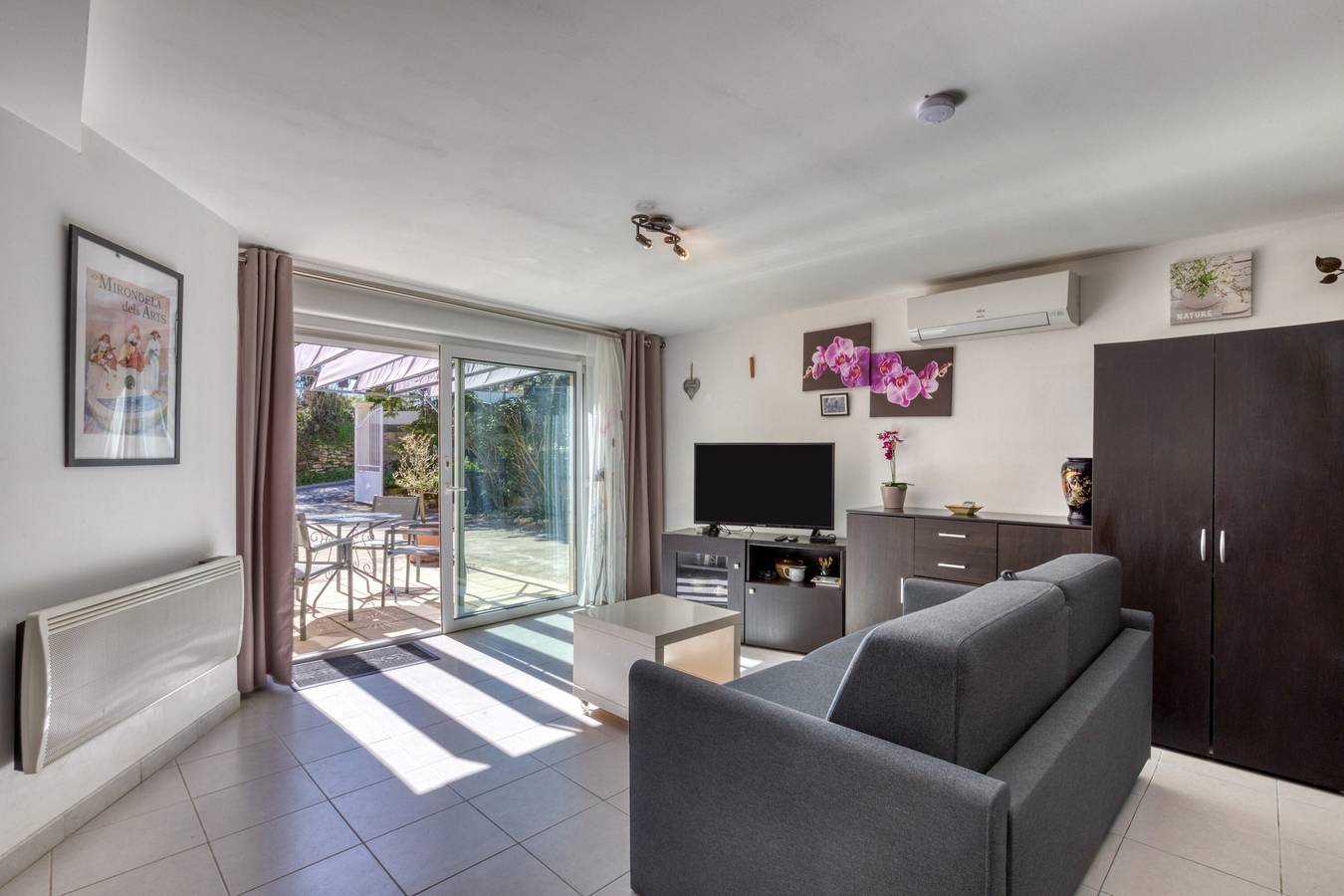 Appartement Le Jardin de Benjamin – Comfortabel verblijf met zwembad in Montagnac, Côte d'Améthyste