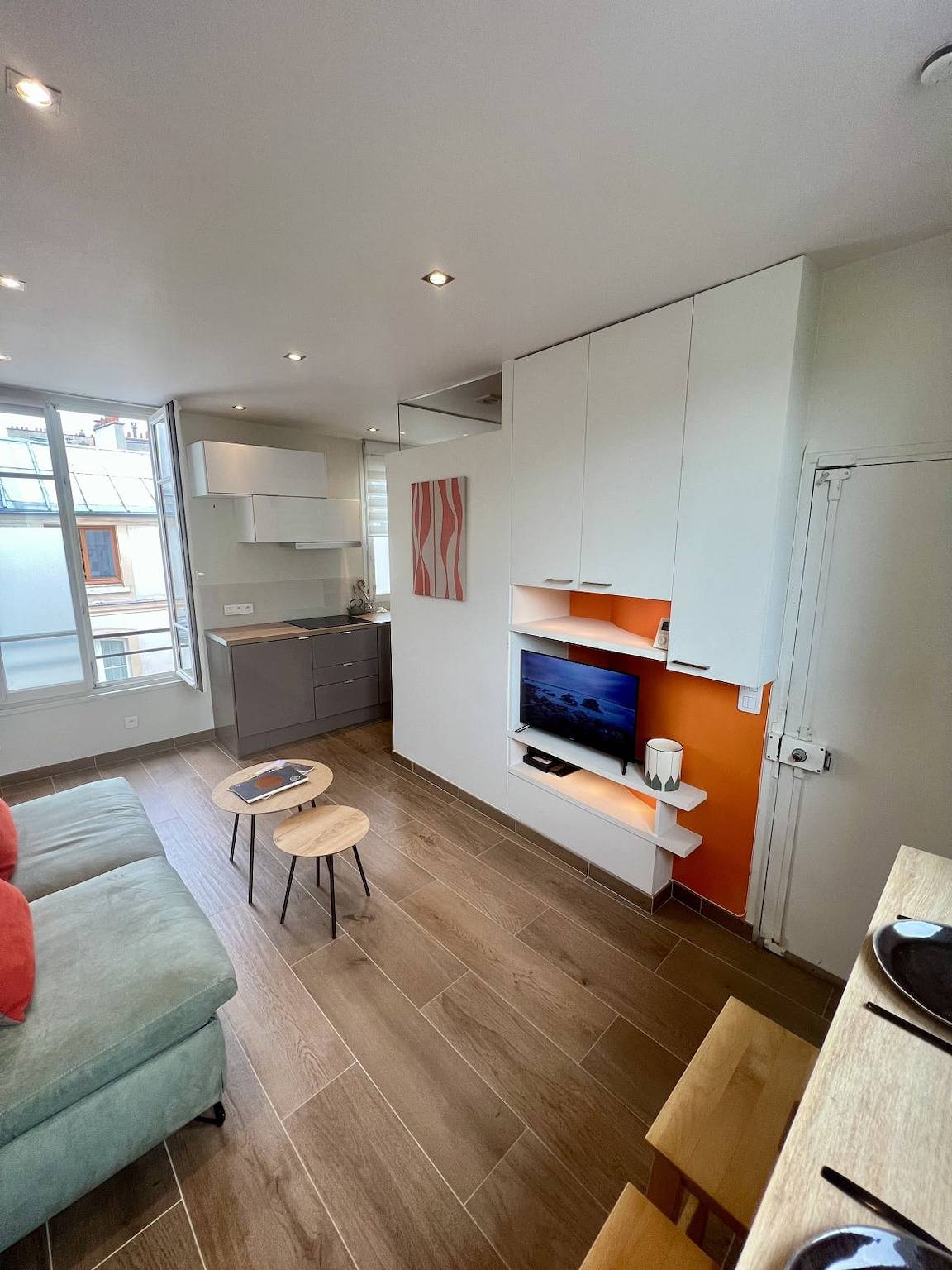 Entire studio, Studio Temple - Welkeys in 3rd Arrondissement, Paris