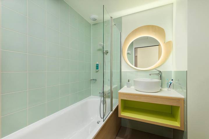 Gîte pour 6 personnes, avec Jardin et Piscine à Beauziac - 3