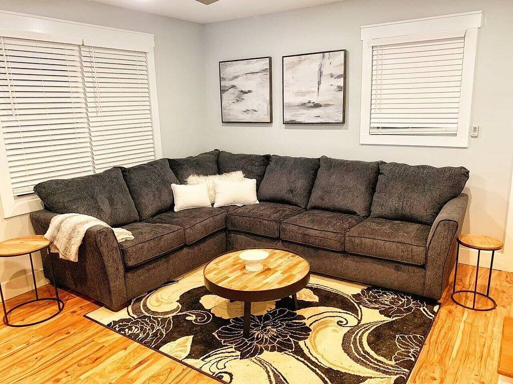 Cozy Blue Bungalow Walk Downtown! Free parking! in Wilmington, New Hanover County