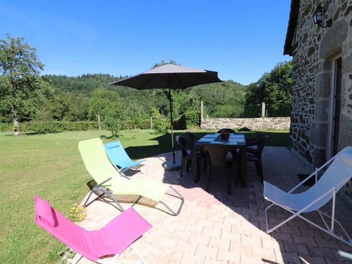 Location de vacances pour 6 personnes, avec terrasse à Vitrac (Cantal) - 3