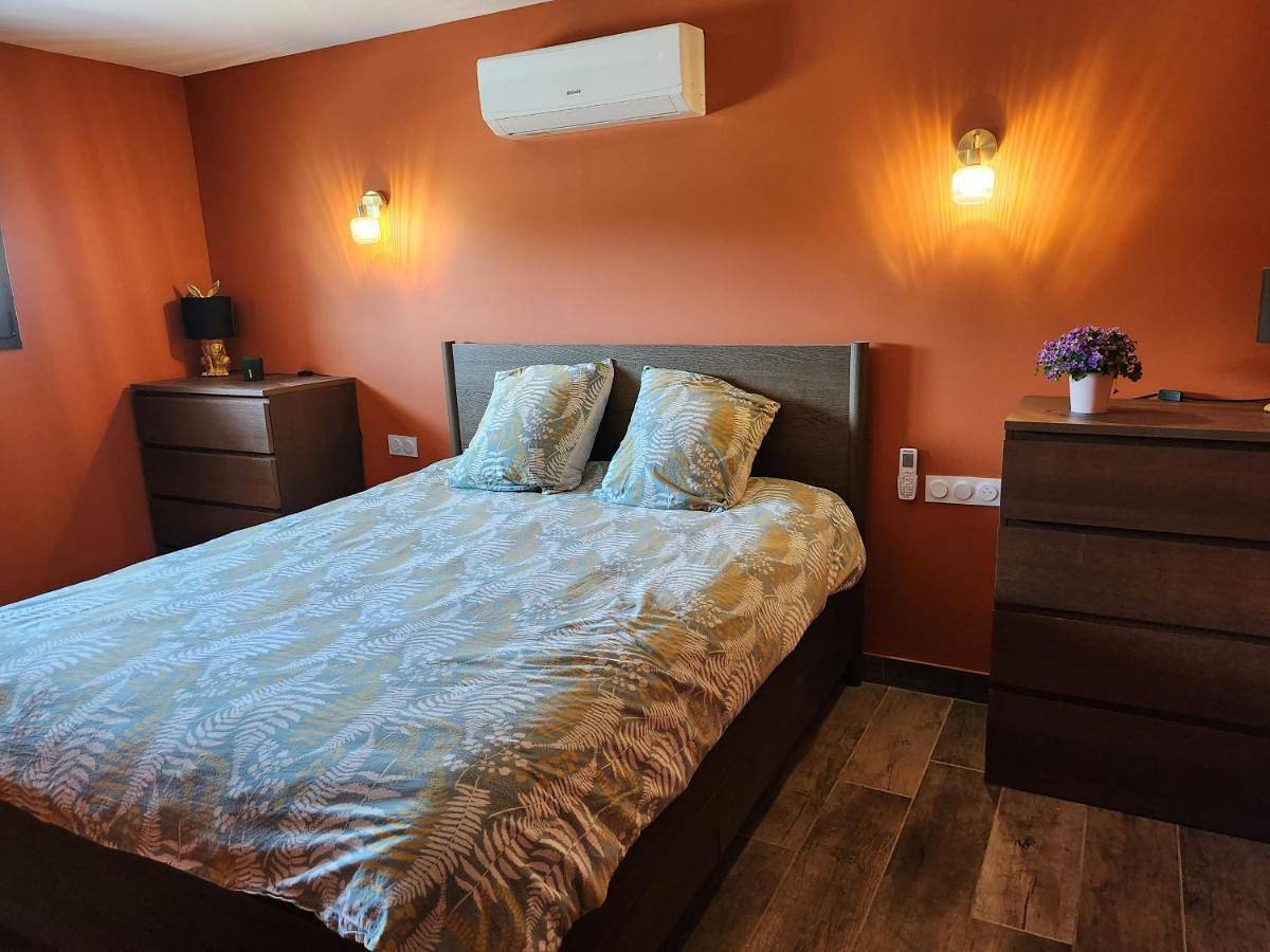 Appartement entier, Le mas d'Harry in La Crau, Côte méditerranéenne (France)