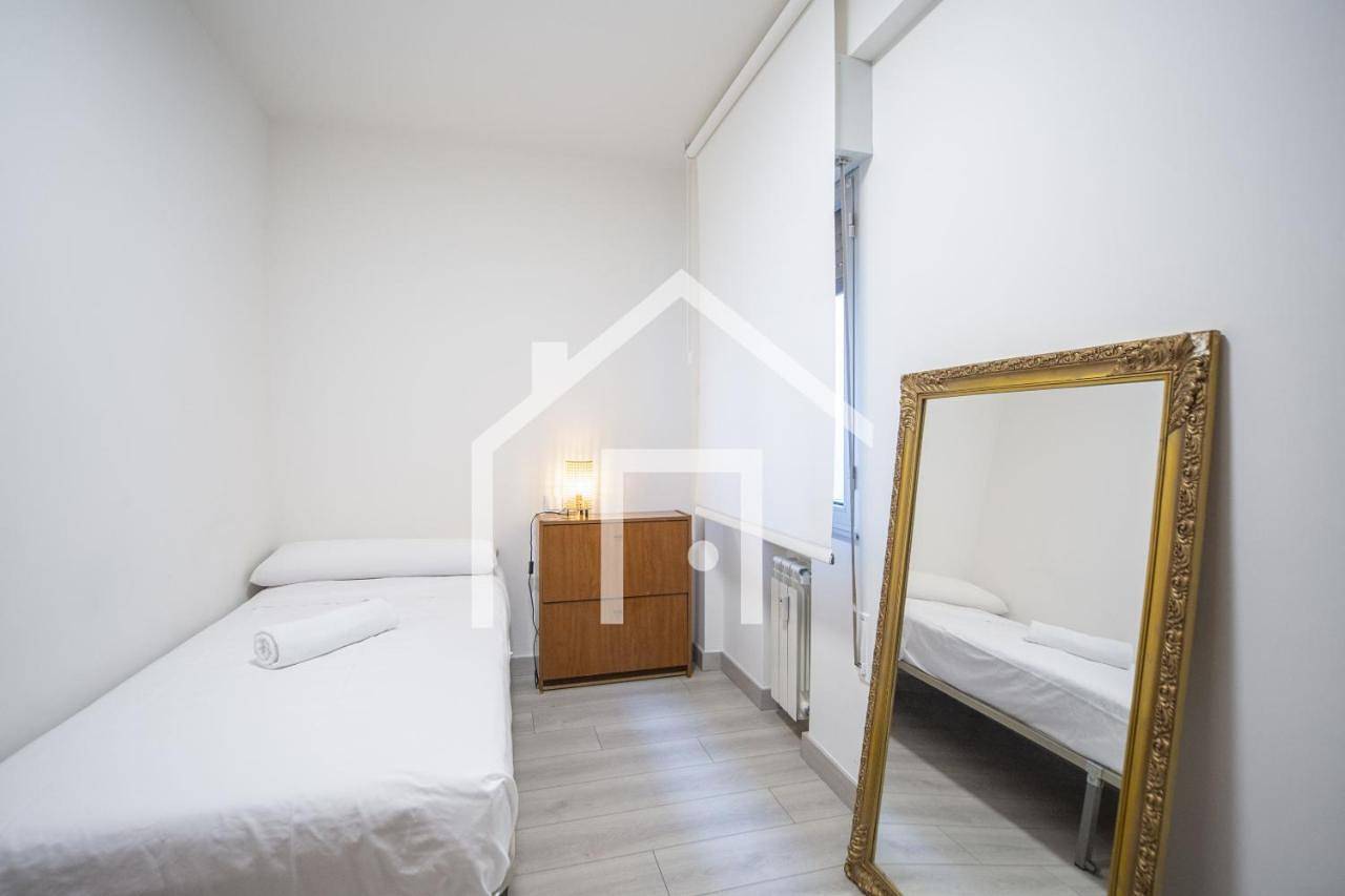 Apartamento entero, Ático Quintana Ii - con terraza, en el centro con Wifi y garaje in Oviedo, Cordillera Cantábrica