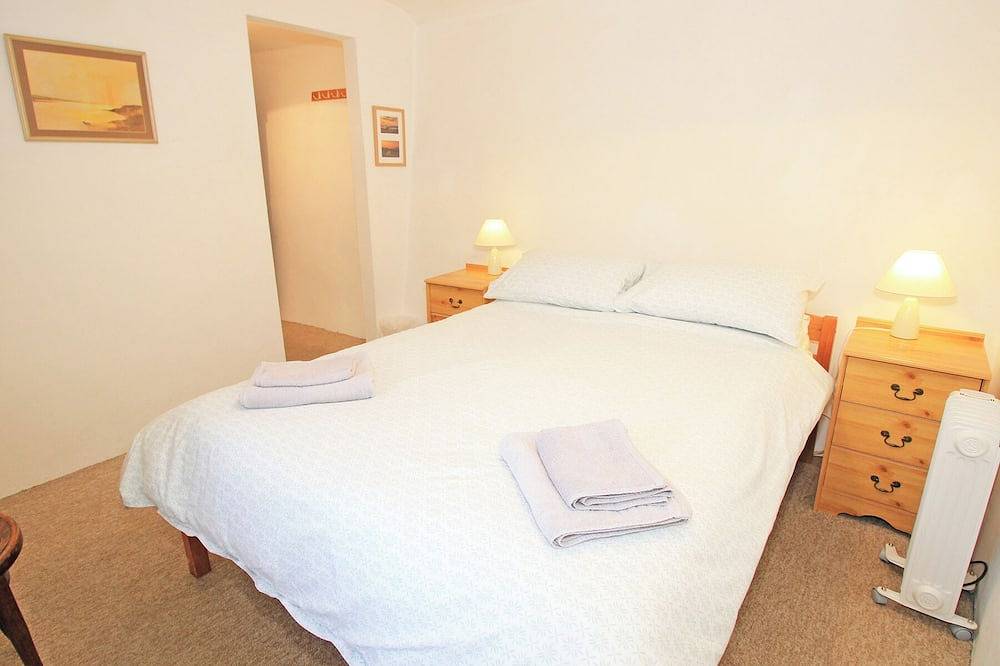 Y Stabl (The Old Stable), pet friendly, with a garden in Llanbedr in Llanbedr, Snowdonia