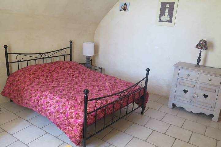 Location de vacances pour 6 personnes, avec terrasse et jardin à Grambois - 2