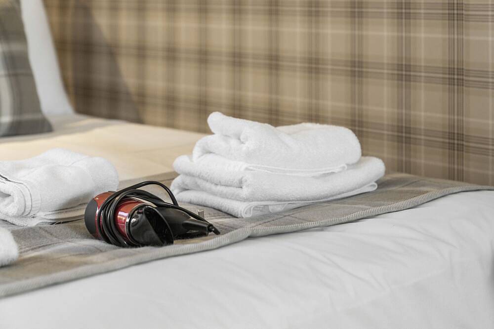 Mystayinn Cedar Villa Guest House - Room 4 in Inverness, Highlands