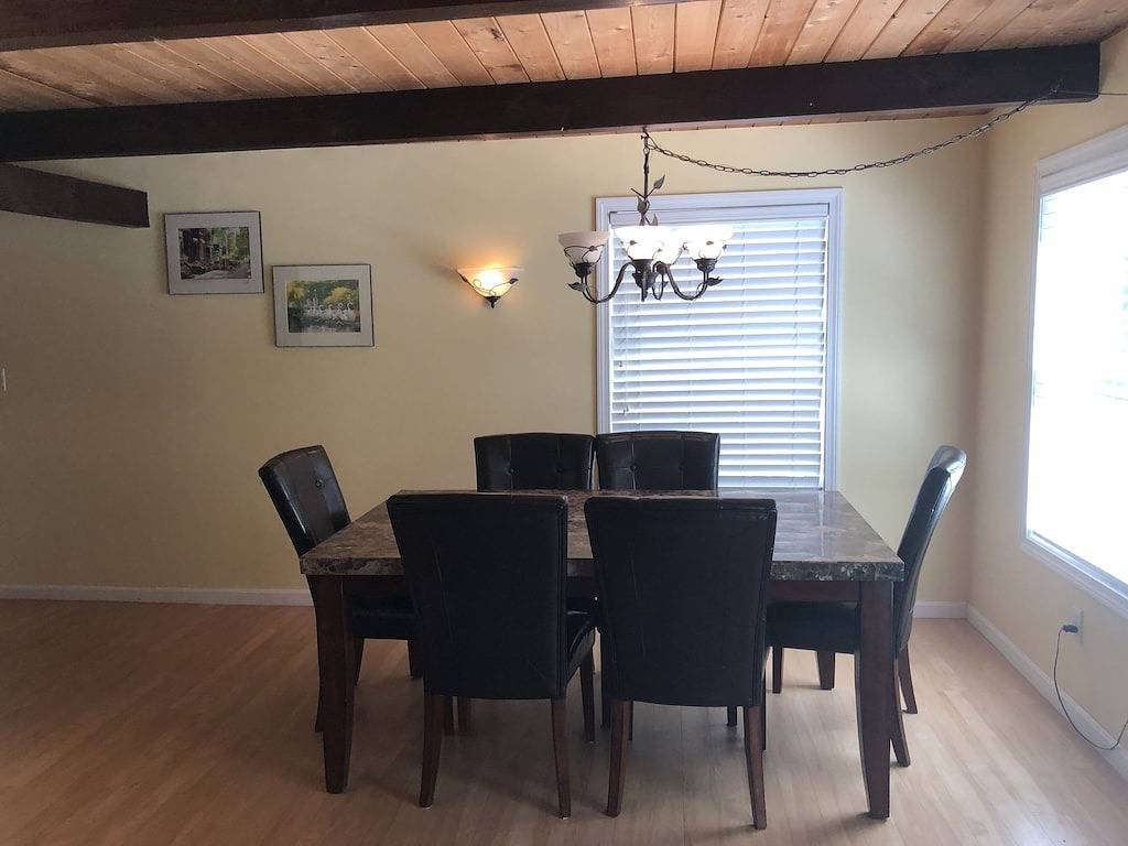 Lovely 3 bedroom home sleeps 8 walking distance to Suissevale Beach in Moultonborough, Lake Winnipesaukee