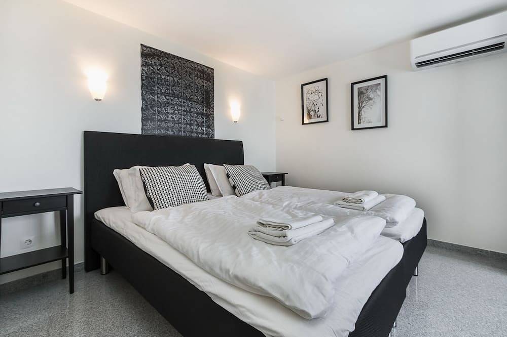 Villa in St. Christina Blanes / Lloret de Mar mit Panoramablick Meerblick und Jacuzzi in Blanes, Costa Brava