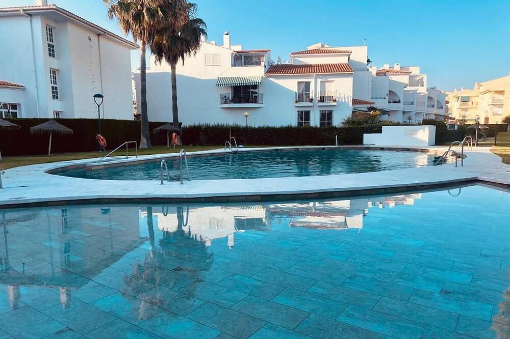 Entire apartment, Belvilla by Oyo La Perla de Andalucã­a in Urbanización La Perla de Andalucía, Motril