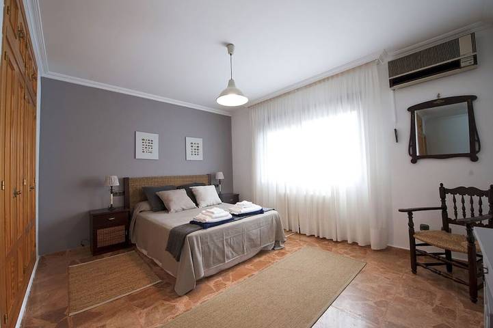 Villa spectaculaire de 8/9 chambres et capacité de 19 personnes in Polop, Costa Blanca