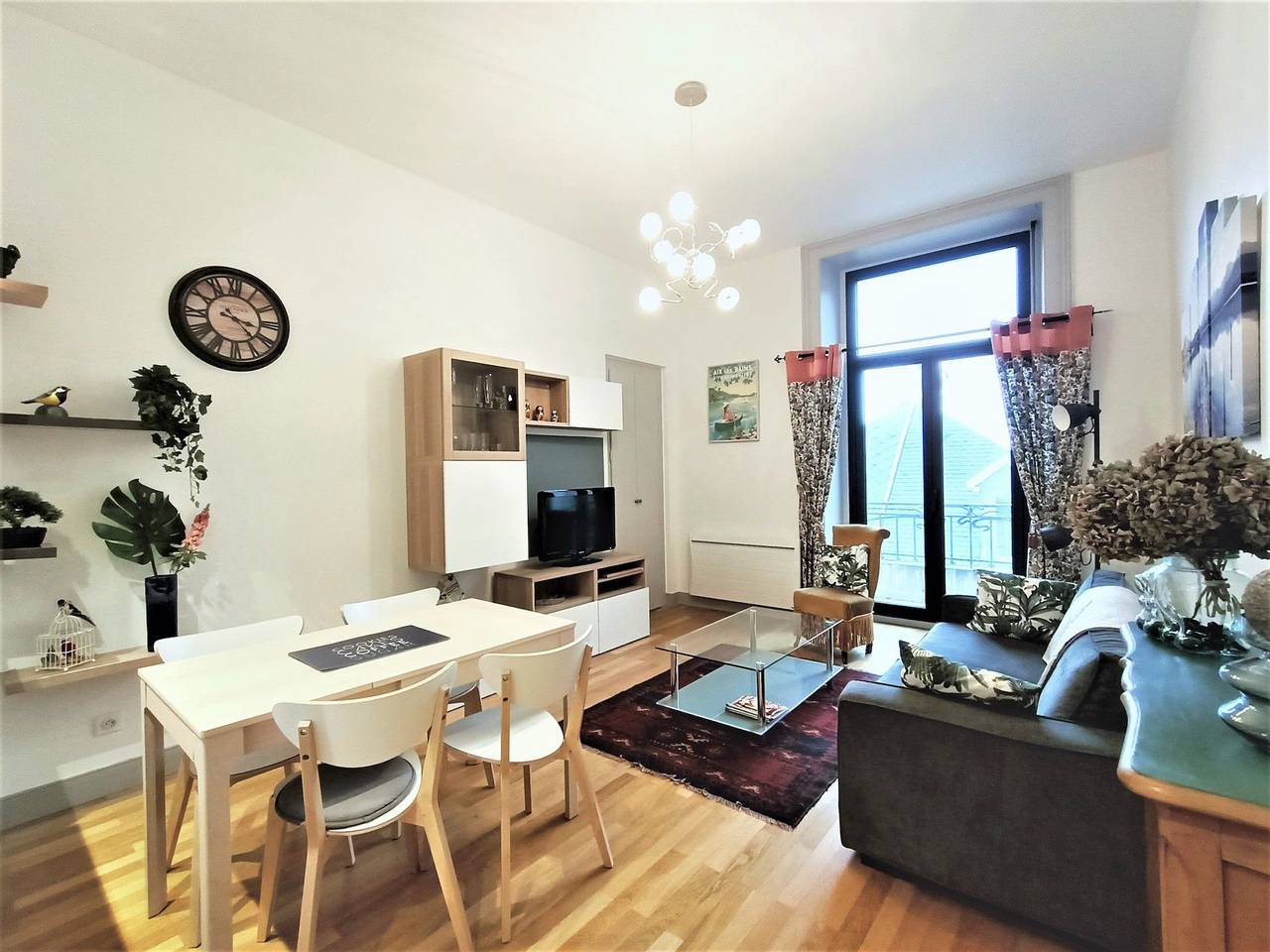 Appartement De Vacances pour 2 Personnes dans Aix-les-Bains, Région de Chambéry