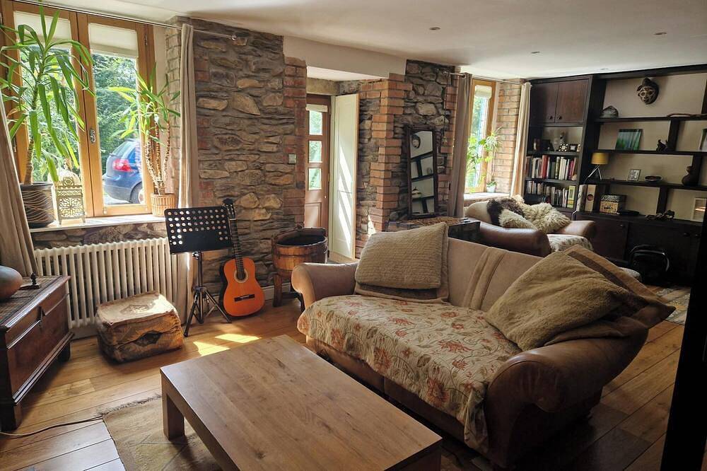 Uniquely designed cosy 2-bedroom cottage in Tinahely in County Wicklow