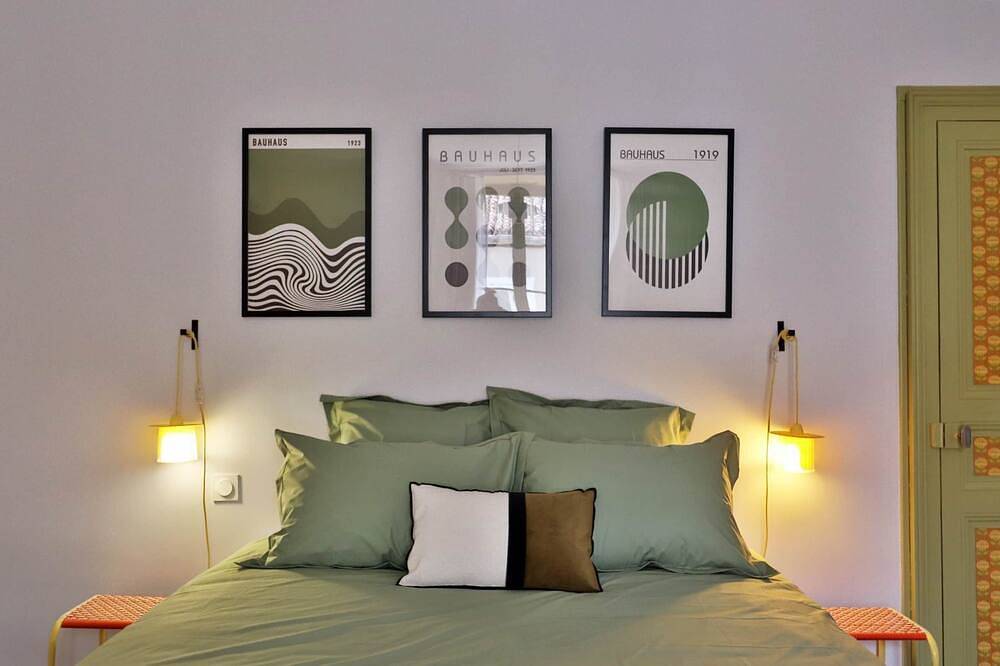 Chambre Pop - Salle d'eau privée in Montbron, Charente