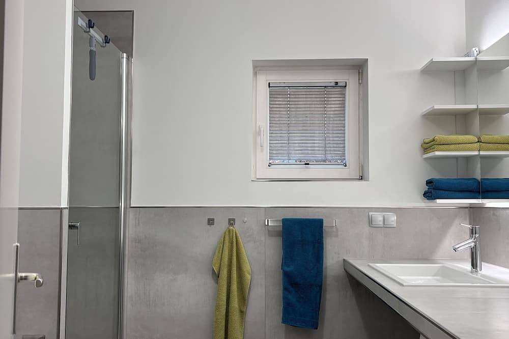 Bauhaus Haus auf geräumigem Grundstück mit eigenem Wasserzugang in Lauterbach (Rügen), Putbus