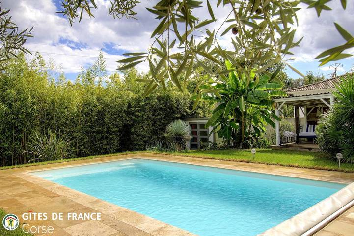 Gîte pour 6 personnes, avec Terrasse et Jardin ainsi que Piscine et Vue à Santa-Lucia-di-Moriani - 2