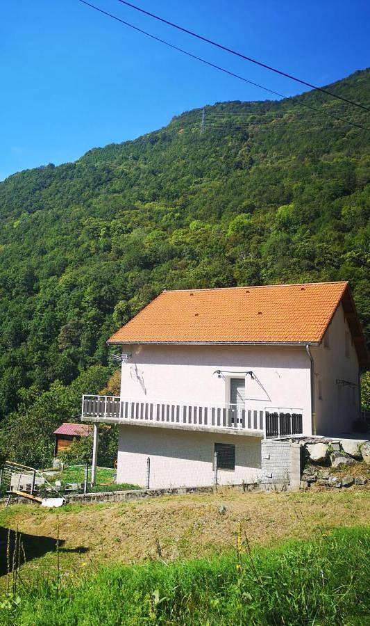 Gîte pour 3 personnes, avec balcon et jardin à Séchilienne