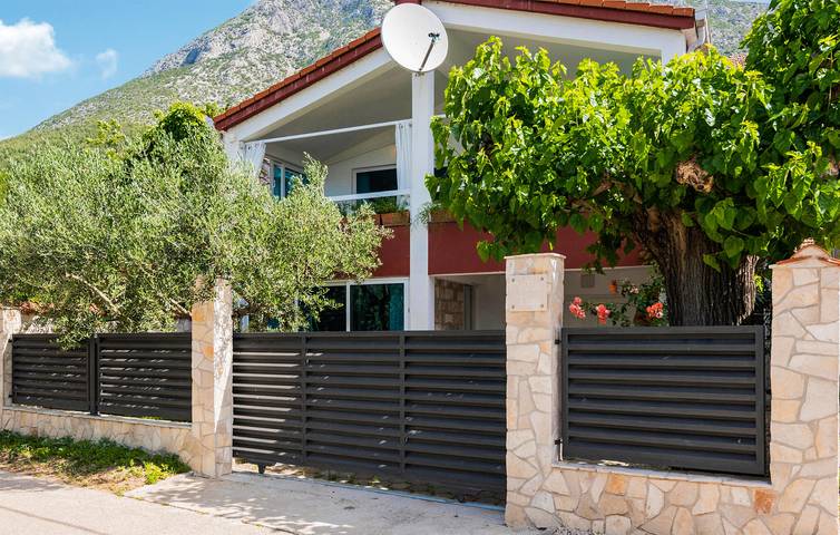 Gemütliche 1-Zimmer-Wohnung mit Pool, WLAN und Terrasse in der Nähe der Neretva in Dubrovnik-Neretva