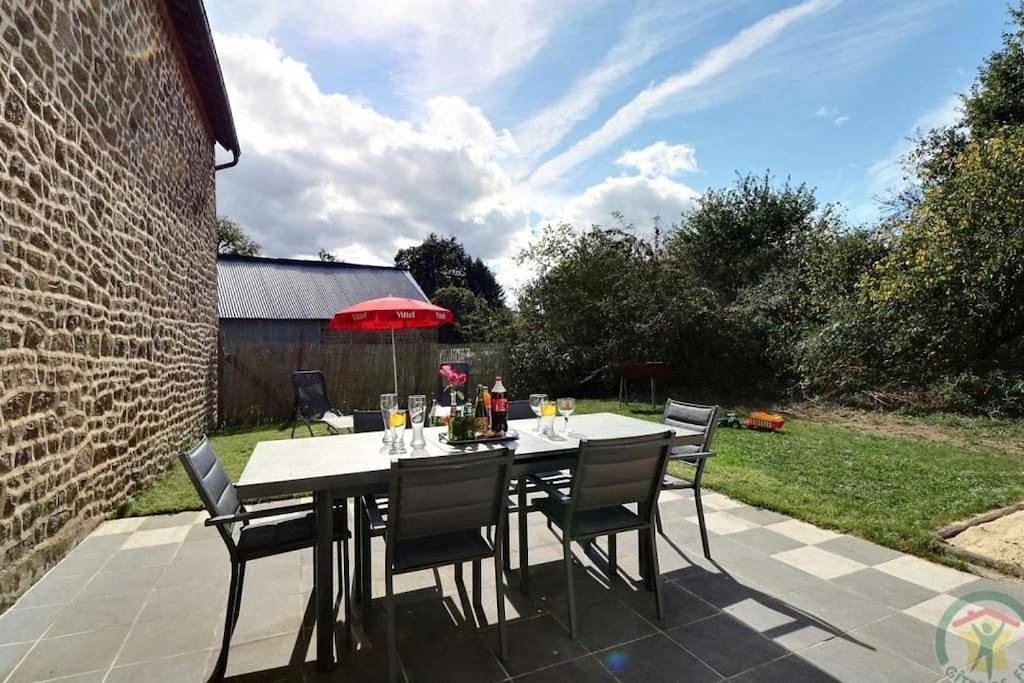 Three-Bedroom House in Saint-Georges-de-Reintembault, Fougères-Vitré
