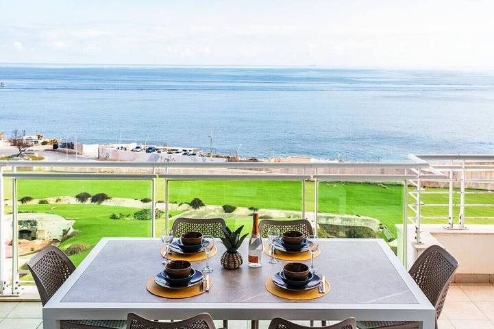 Vacation rental for 8 people, with balcony and pool in Malta