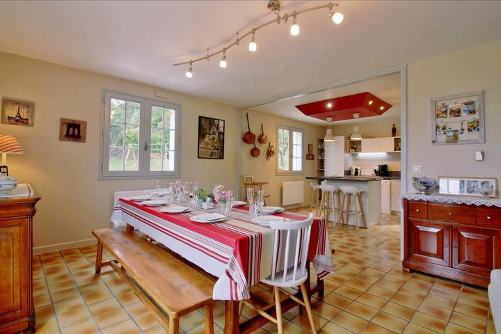 Gîte pour 12 personnes, avec terrasse et jardin, animaux acceptés à Préchac - 4
