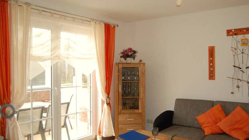 Bungalow für 4 Personen, mit Sauna und Balkon auf dem Darß - 2